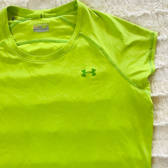 Under Armour Tops - women’s Under Armour heat gear tee